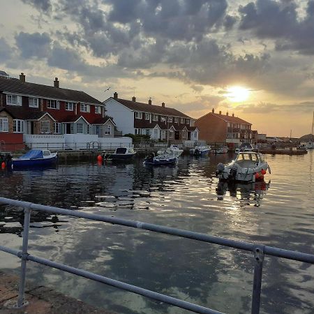 Inner Harbour Cottage Портрийт Екстериор снимка